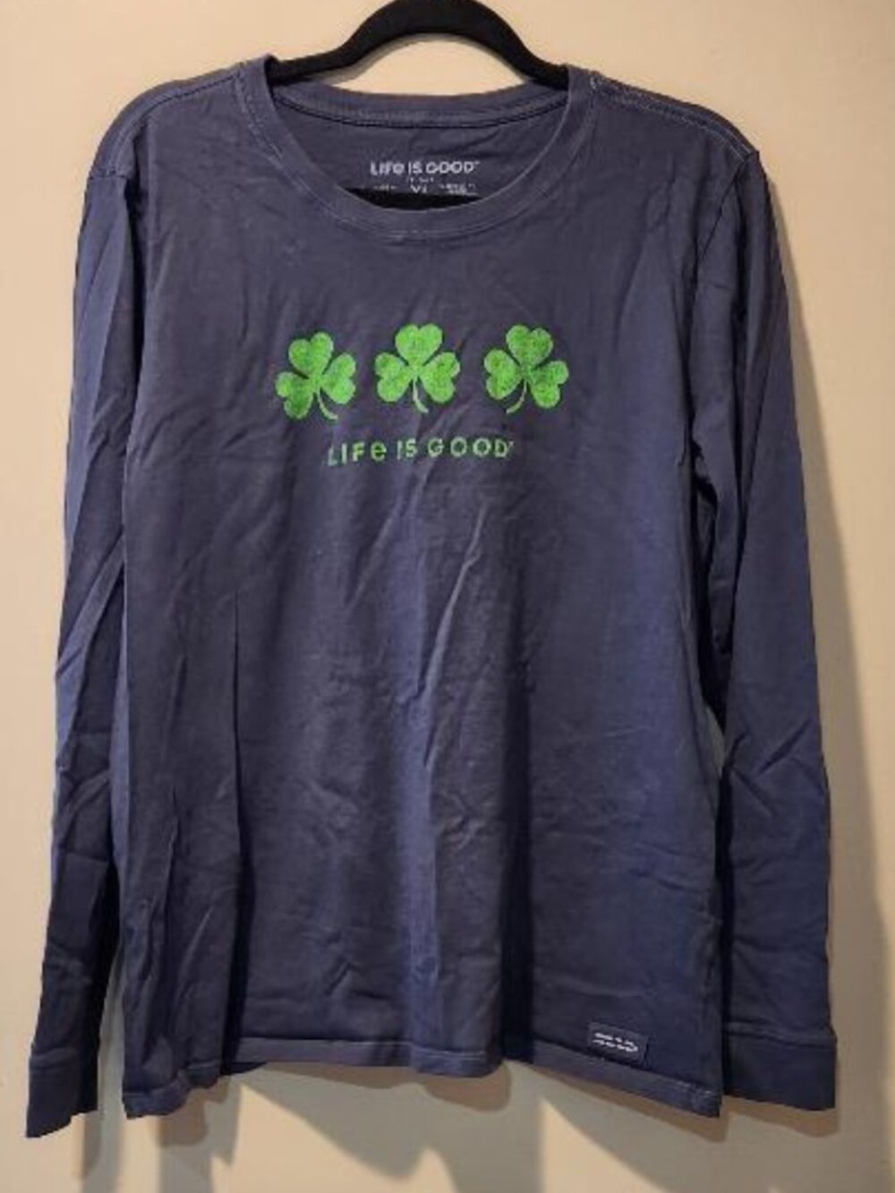 Life is Good Women's Three Shamrocks Long Sleeve Crusher Crew Neck T-Shirt